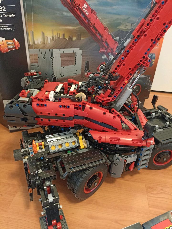 LEGO Technic 42082 Geländegängiger Kranwagen  Neuwertig in Braunschweig