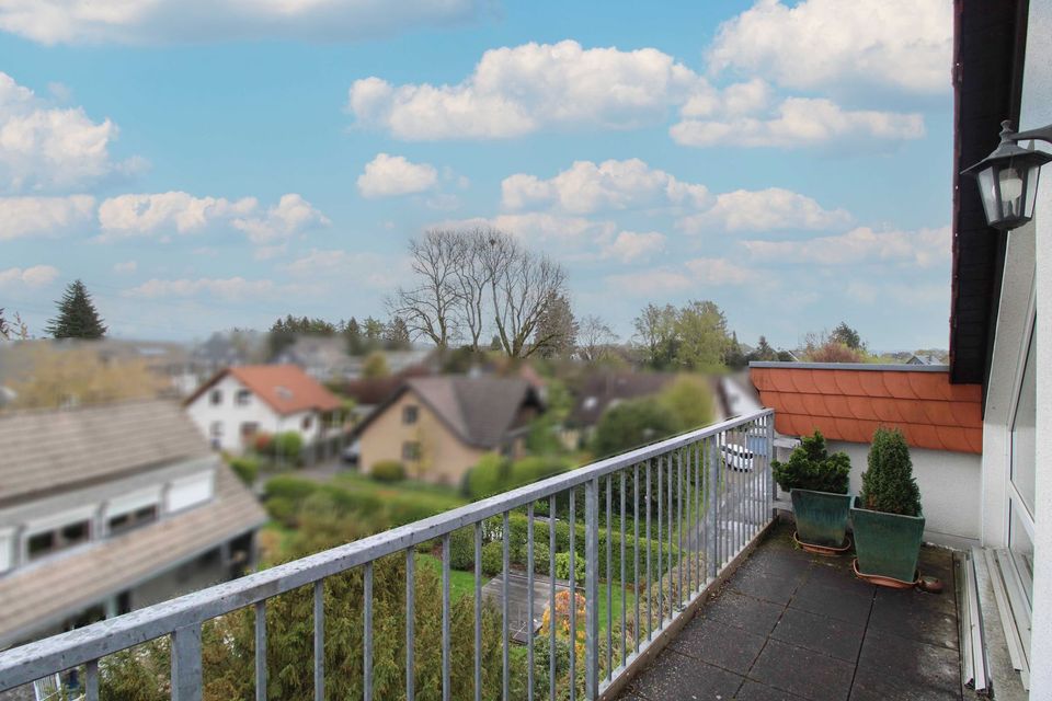 Sofort wohlfühlen: 3-Zi.-Dachgeschosswhg. mit Dachterrasse, Balkon und Garage in Lennep in Remscheid