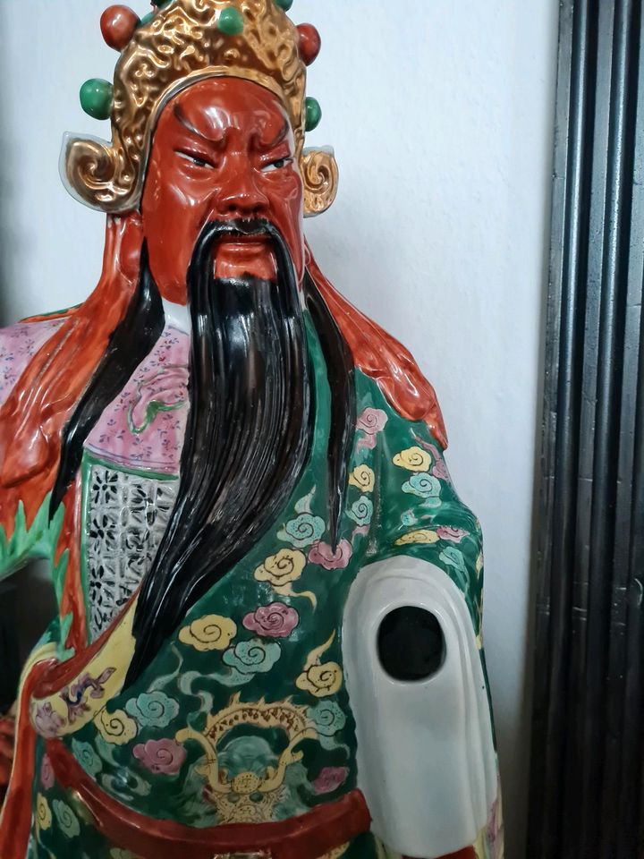 Asiatische Porzellan Krieger Guan Yu Figur ca. 78cm Hoch in Oldenburg