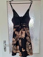 Schönes Kleid Größe 40 L ideal für Hawaii Partys Sachsen - Hirschstein Vorschau