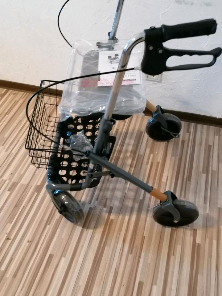 Rollator ganz Neu Originale verpackt in Saarbrücken