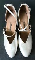 Diamant Tanzschuhe  Leder weiss Gr.44 Nordrhein-Westfalen - Marl Vorschau