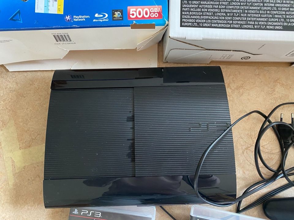 Sony PS3 Konsole 500 GB mit Zubehör in Reutlingen