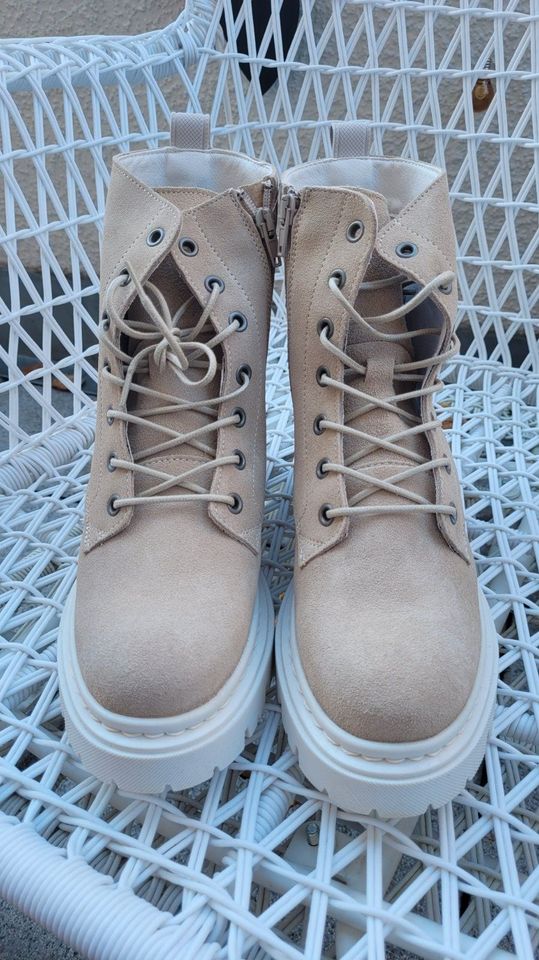 JOLANA & FENENA BOOTS GR.38 BEIGE LEDER -NEU- in Berlin