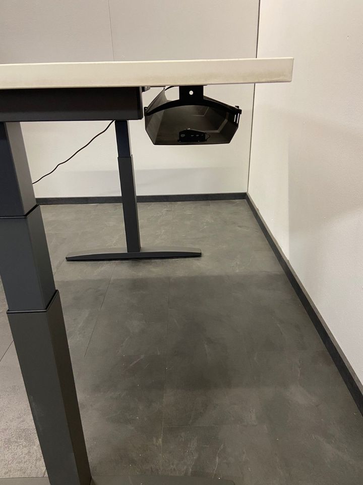 Ceka Elektrischer Schreibtisch E-Schreibtisch Arbeitstisch Büroti in Großwallstadt