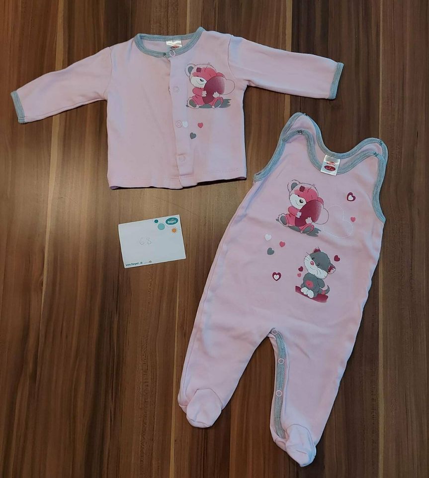 Strampler, Bodys, Hosen, Mützen,  Shirts für Babys, Größe 68 in Niederwerrn