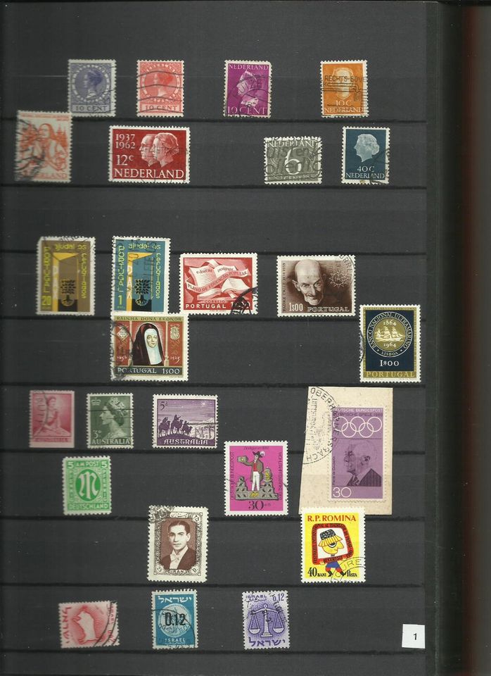 Briefmarkenalbum mit diversen Briefmarken / Karten in Berlin