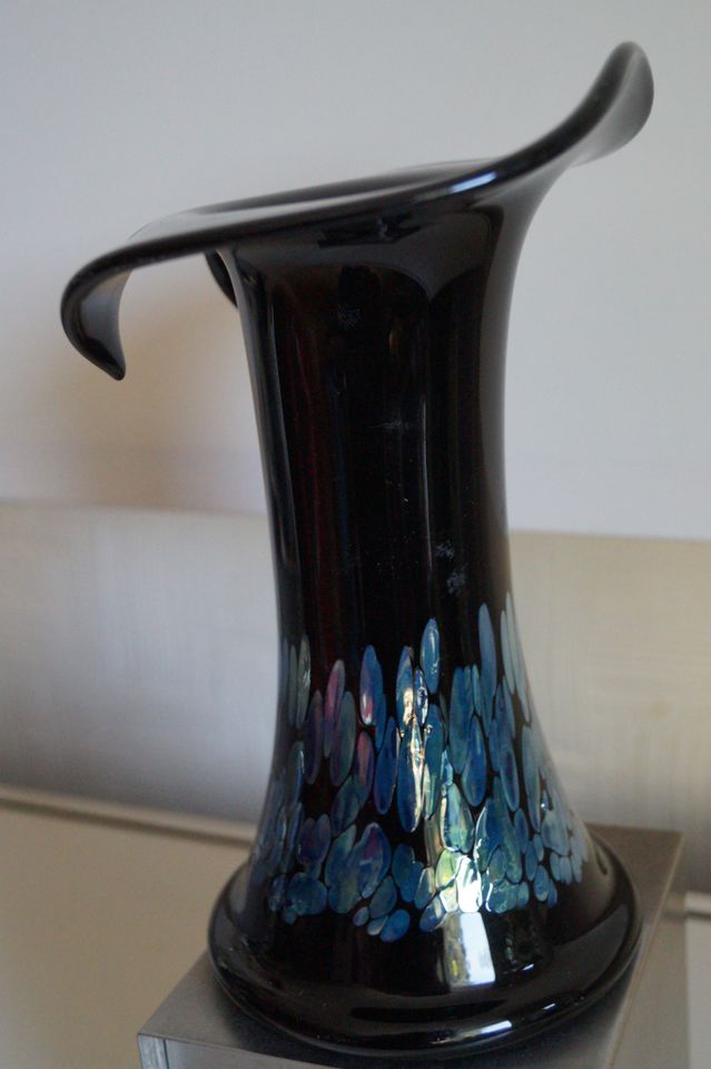 Vase Jugendstil Eisch schwarz Blumenvase irsisierend Handarbeit in Solingen