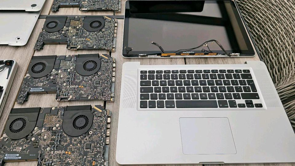 Apple MacBook Pro 1286 Ersatzteile / defekt in Dortmund