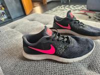 damen nike schuhe gr. 40,5 Hessen - Gründau Vorschau