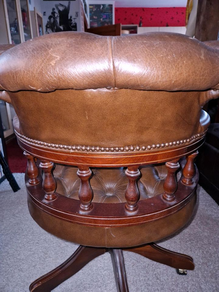 Englischer Captain's Chair Chesterfield Braun in Leder in Velten