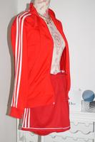 adidas Sportswear Trainingsanzug Gr.M rot, Jacke + Shorts Niedersachsen - Wilhelmshaven Vorschau