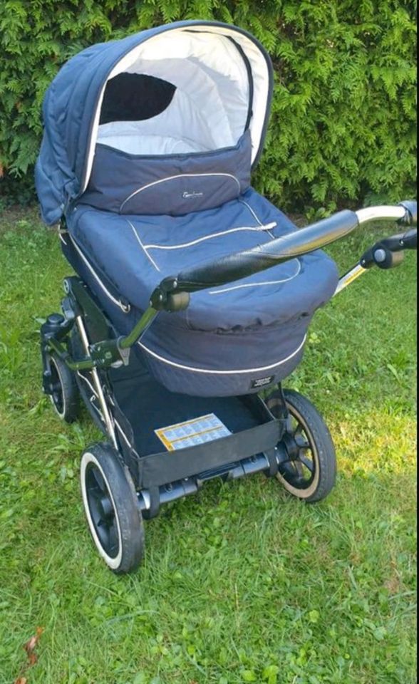 Emmaljunga Kombi-Kinderwagen Navy/ weiß incl. Adapter Maxi Cosi in Nalbach