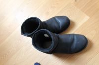 UGG schwarz Leder glatt 41 top Boots Kr. Altötting - Garching an der Alz Vorschau