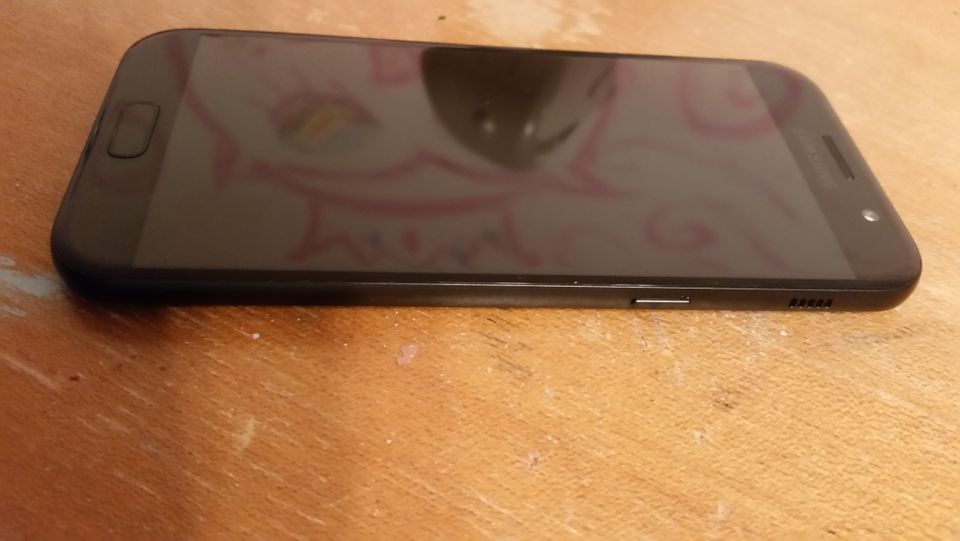 Samsung SM-A520 F Defekt Kein kratzer wie neu. in Waiblingen