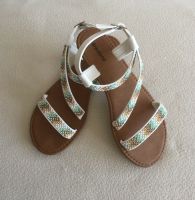 Bunte Sandalen mit Strasssteinchen, Gr. 38 - NEU Bayern - Schöllkrippen Vorschau