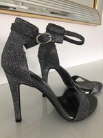 High Heels Silbergrau Hessen - Löhnberg Vorschau