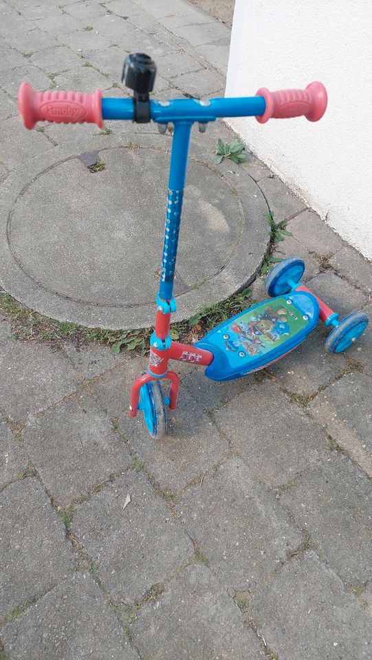 Ein Dreirad Roller für klein Kinder in Ebersbach an der Fils