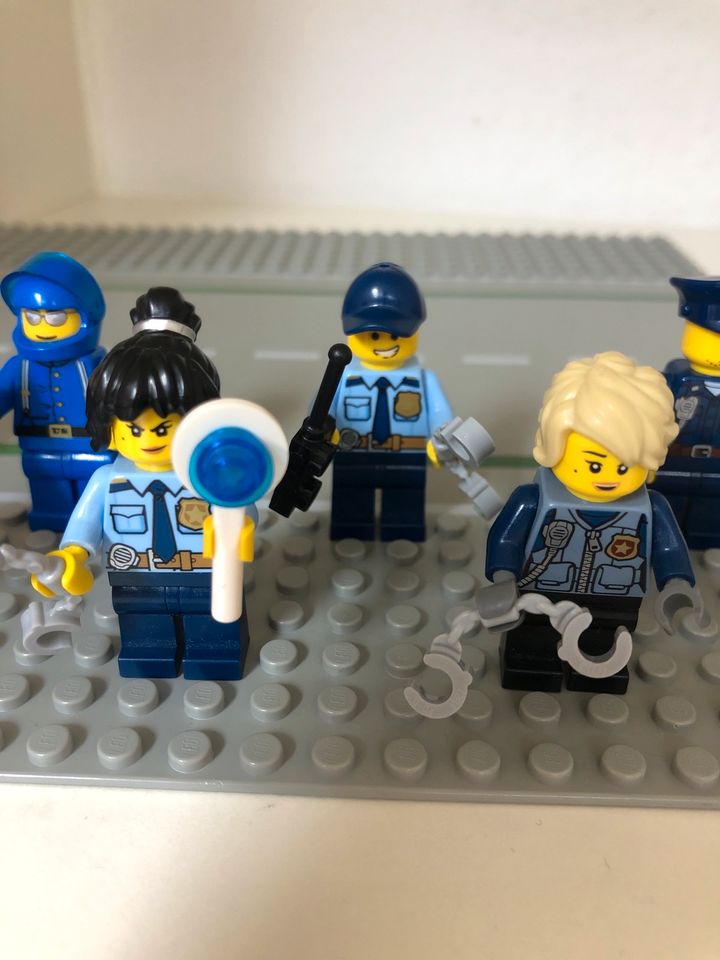 LEGO POLIZEI FIGUREN SET (12) in Köln Vogelsang