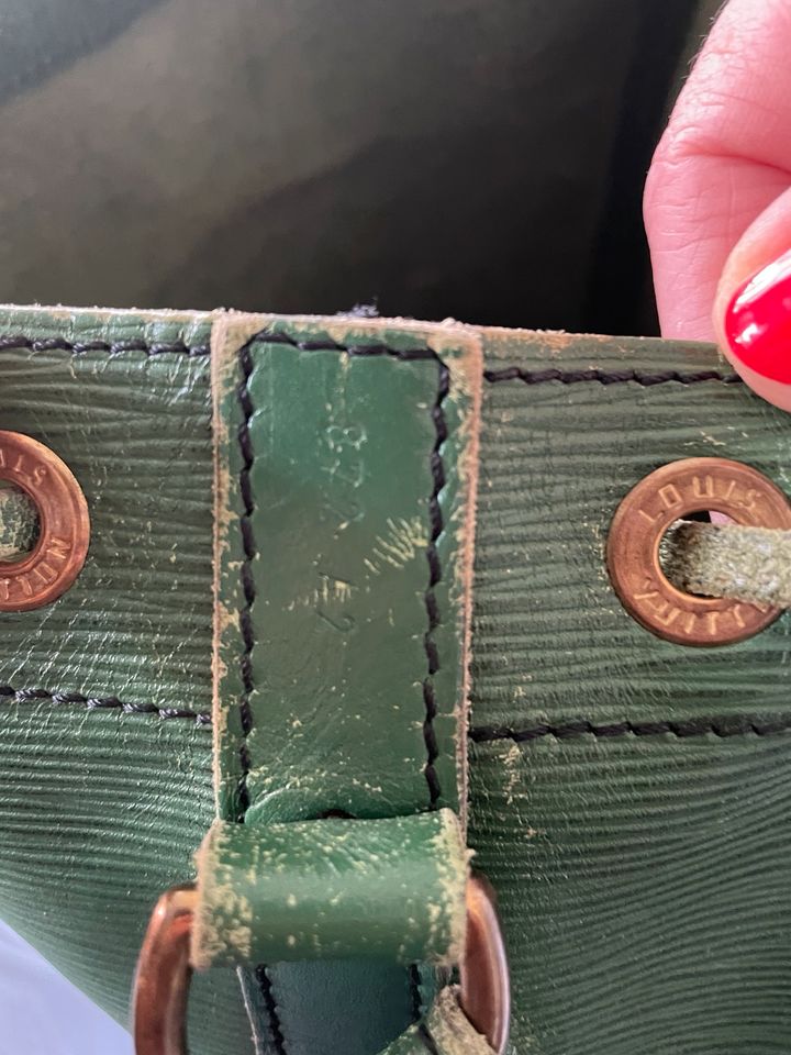 Louis Vuitton Handtasche Noé Leder grün in Saarbrücken