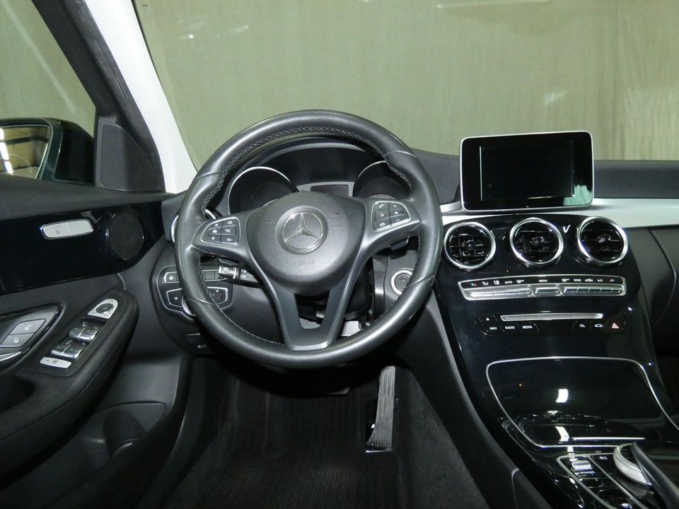 Mercedes-Benz C 220 d T 9G-Tr., Navi,LED,Tempo-ACC,AHK,S-Heft in Dorfen