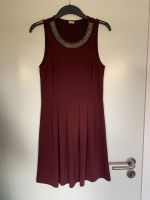 Dunkelrotes Kleid Vahr - Neue Vahr Südost Vorschau