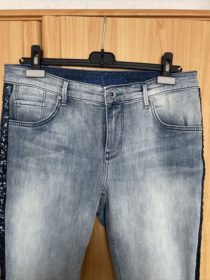 Soccx Jeans MI:RA mit Pailletten-Tape light blue W32 in Stuttgart