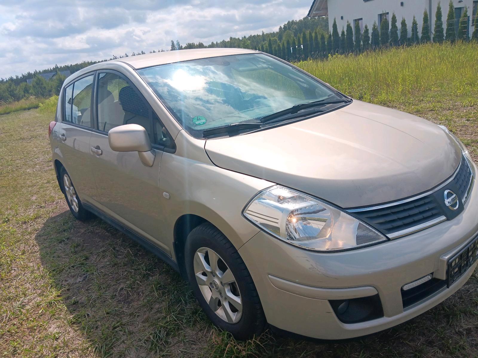 Abbildung des Autos zu verkaufen nissan tiida