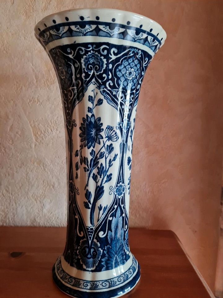 Große Vase Boch Royal Sphinx Delft florales Design Blau 29 cm in Gelnhausen