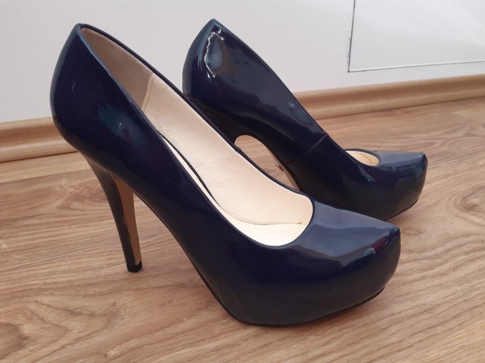 Blaue Lack Pumps/ High Heels in Pfaffing