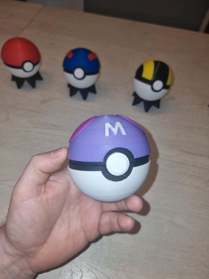 Pokebälle/Pokeball/Superball/Hyperball/Meisterball/Pokémon/3D in Waxweiler