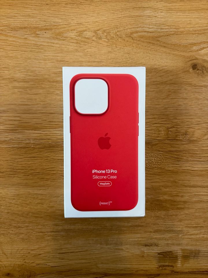 Handyhülle iPhone 13 Pro Apple Silikon Original Rot (gebraucht!) in Kiel