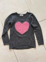 Pullover, Pulli mit Herz H&M 134/140 Hessen - Bad Soden-Salmünster Vorschau