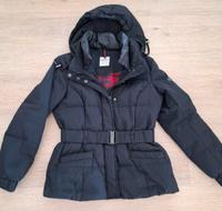 Biete eine sehr schöne schwarze Winterjacke zum Verkauf Gr. 40 Nordrhein-Westfalen - Möhnesee Vorschau