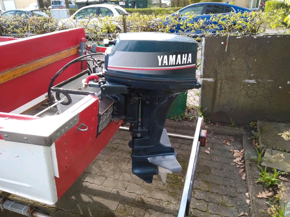 Motorboot /Angelboot mit Trailer und Motor in Hamburg