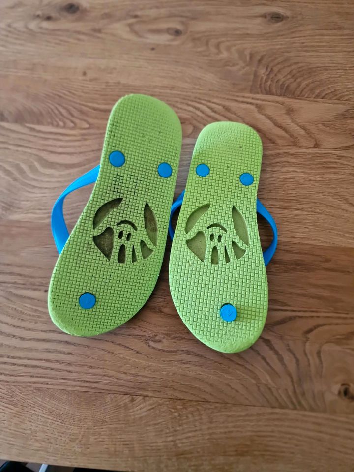 FlipFlops Green Fair Badelatschen grün blau türkis Gr. 35 in  Baden-Württemberg - Metzingen | Gebrauchte Kinderschuhe Größe 35 kaufen |  eBay Kleinanzeigen ist jetzt Kleinanzeigen