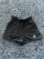 Adidas Bellista  Shorts gr xs schwarz top Zustand Bayern - Bindlach Vorschau