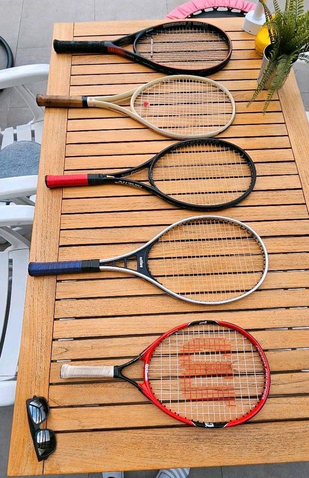 5 Tennisschläger für 35€ inkl. Bälle in Hamburg