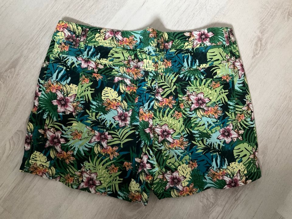 Bunte Up fashion Shorts, Gr. 40 in Preetz