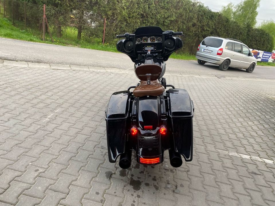 Motorrad Harley Davidson Street Glide in Stolzenau