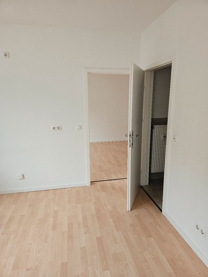 2-Zimmer-Wohnung Nr. 10 zu vermieten! Tel.: 0172/7416037 in Essen