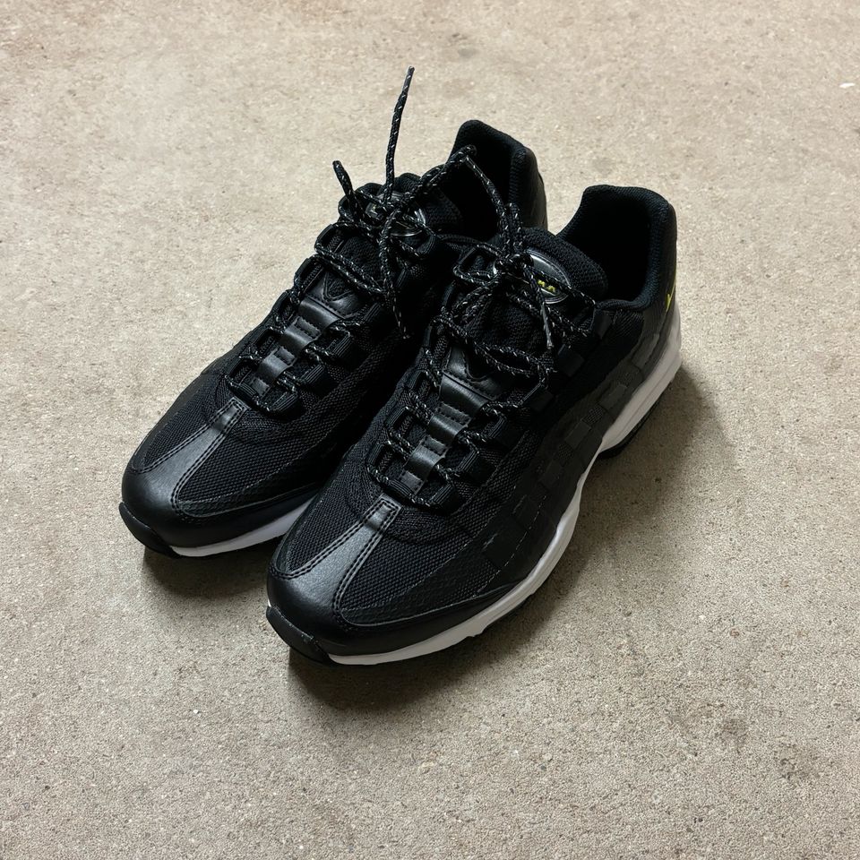 Nike Air Max 95 Ultra Schwarz Black Volt Neon Gelb Grün 44 Neu in Köln