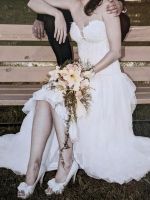 Brautkleid Hochzeitskleid extravagant und handgefertigt Schleswig-Holstein - Hartenholm Vorschau