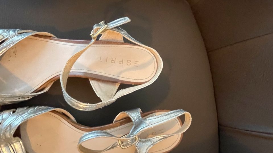 Sandalen von Esprit im Silber Leder in Nordrhein-Westfalen - Sundern  (Sauerland) | eBay Kleinanzeigen ist jetzt Kleinanzeigen