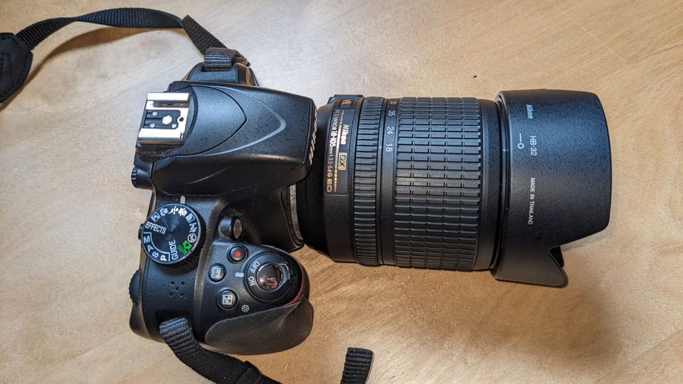 Nikon D3300 Kit inkl. 18-105mm + Zubehör in Sindelfingen
