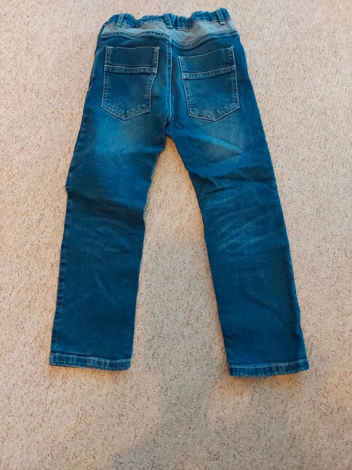 Jeans für Jungs Gr. 122 in Deißlingen