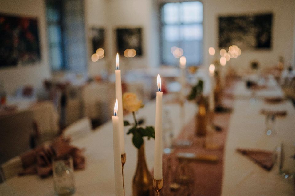 14x altrosa Tischläufer als Deko für Hochzeits oder Geburtstag in Regensburg