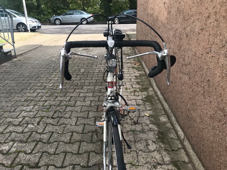 Peugeot Rennrad aus den ‚80ern in Korschenbroich