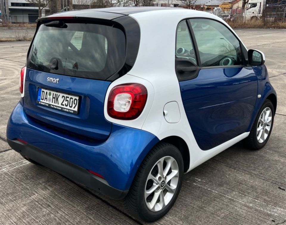 Smart Fortwo Coupe in Weiß/Blau – Aus 3.Hand, Top-Zustand mit TÜV in Aschaffenburg