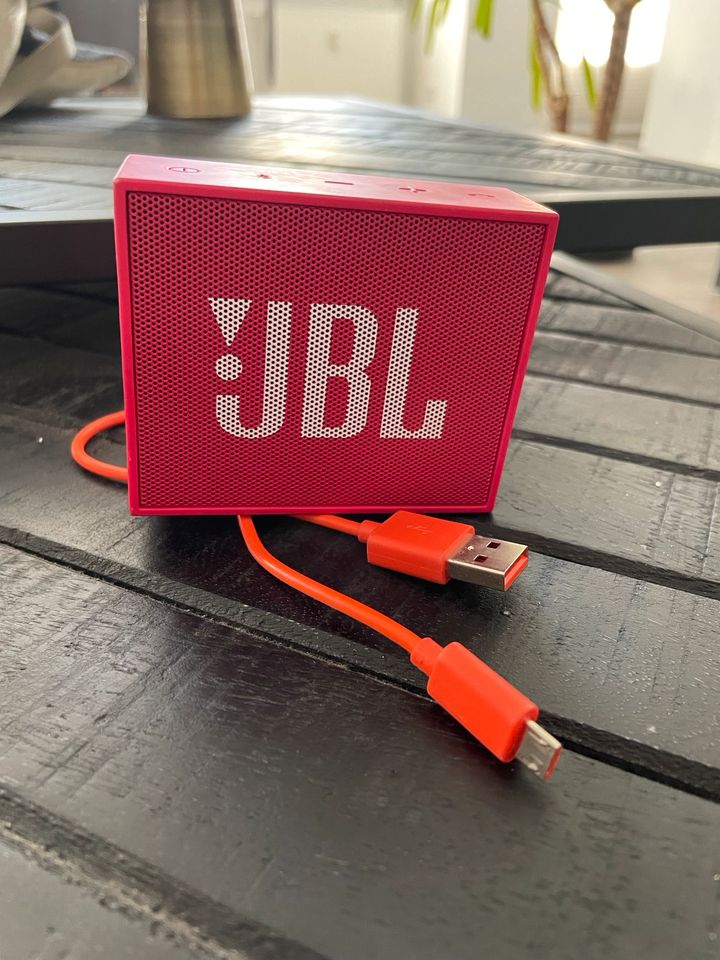 JBL Go Box rot in Lennestadt